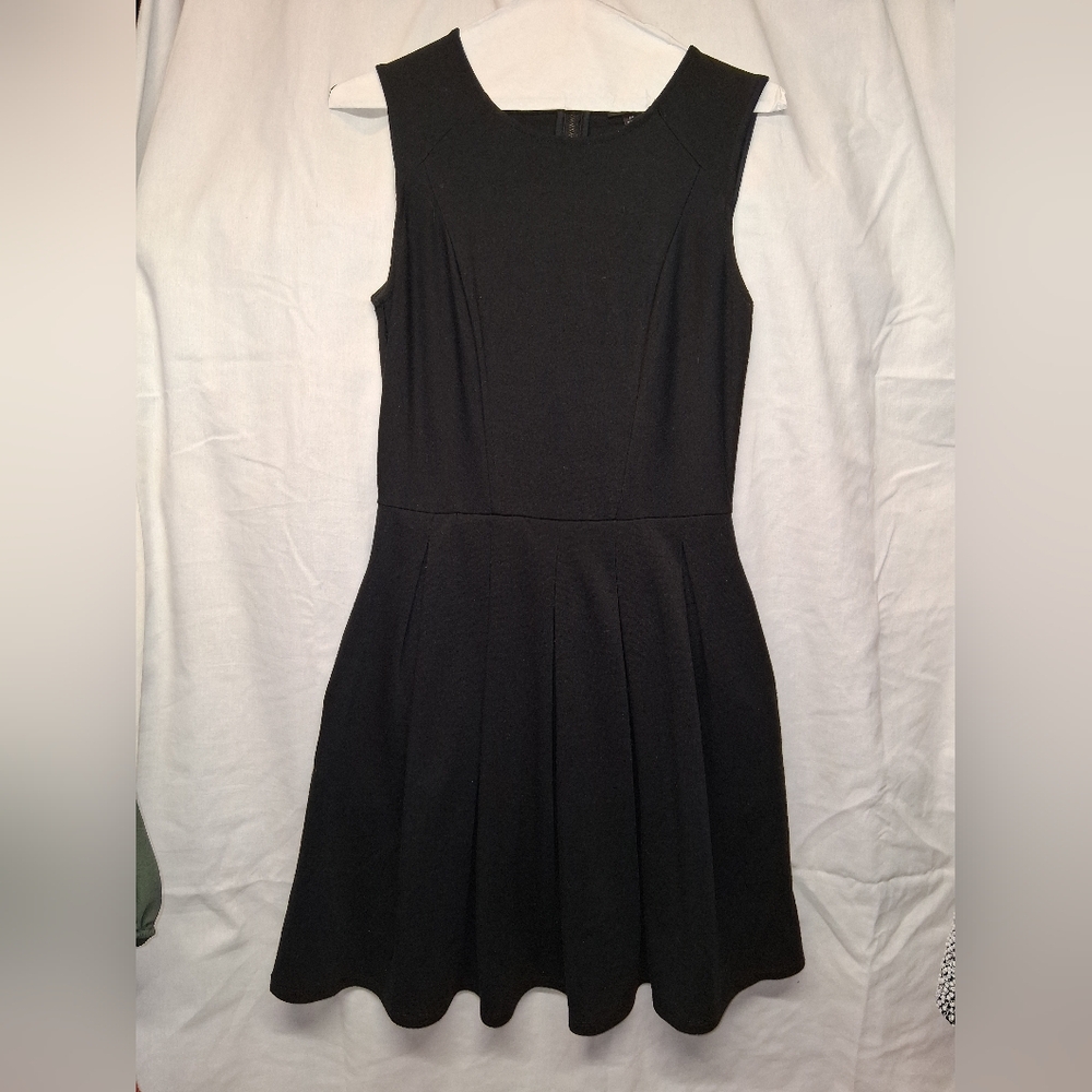 Massimo Black Sleeveless Fit-and-Flare Mini Dress With Pockets